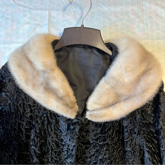 Vintage Black 50s Persian Lamb Coat with Fur Collar 3/4 Length Sleeves, Size M - Picture 2 of 16